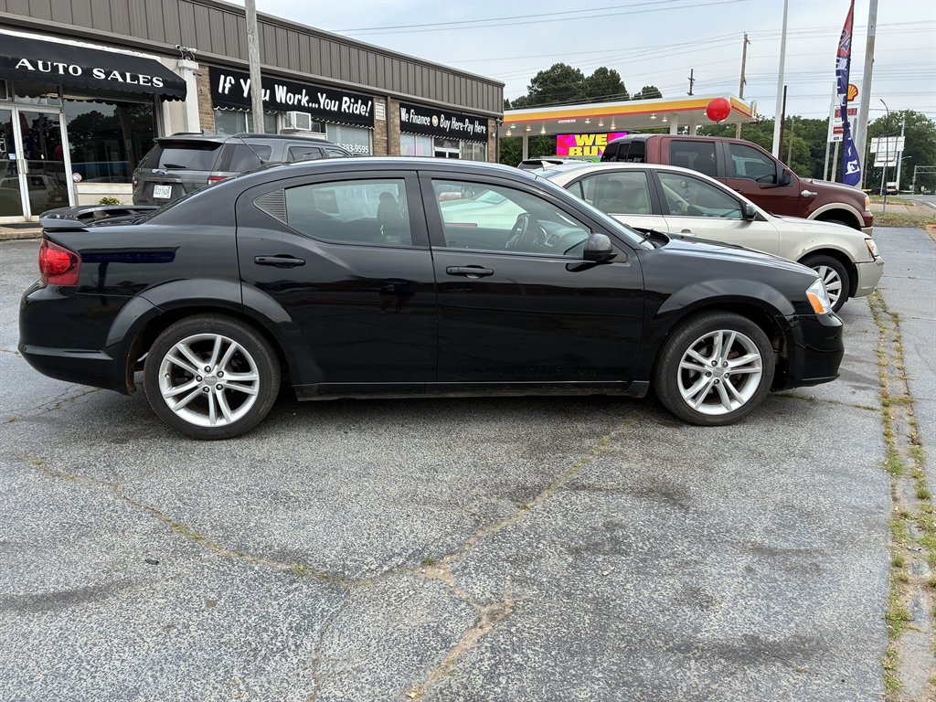 2013 Dodge Avenger SXT's photo